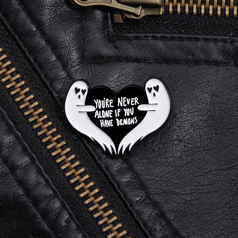 Pin Kerah Hati Hantu Kreatif &quot;YOUR NEVER&quot; Ransel Badge Hadiah Halloween Kostum Aksesori Untuk Teman