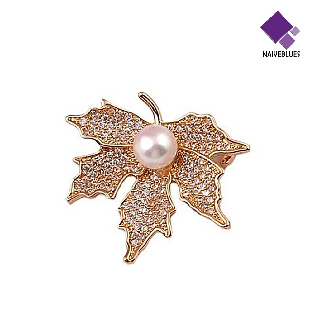 &lt; Naiveblues &gt; Pin Lencana Temperamen Electroplating Berlian Imitasi Bentuk Geometris Dress Up Colorful Cubic Maple Leaf