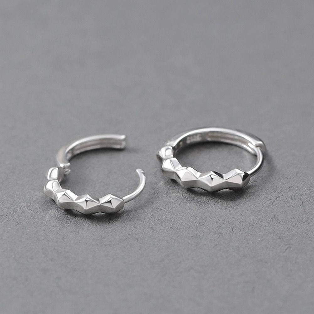 Needway  Pria Hoop Earrings Hadiah Kreatif Wanita Pesta Ear Buckle Silver Plate Celtic Knot Earrings