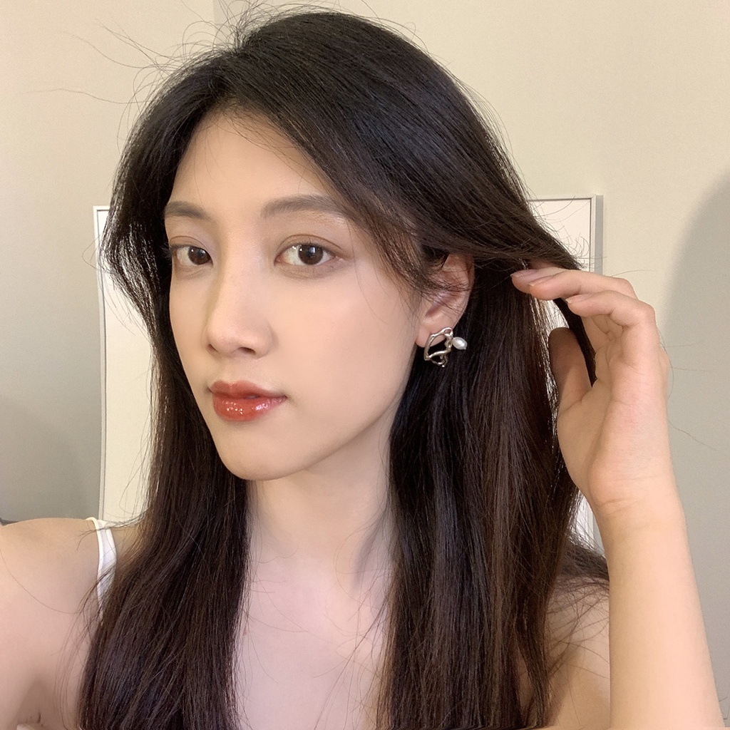 Anting Mutiara Kupu-Kupu Tidak Teratur, Anting Asimetris Niche