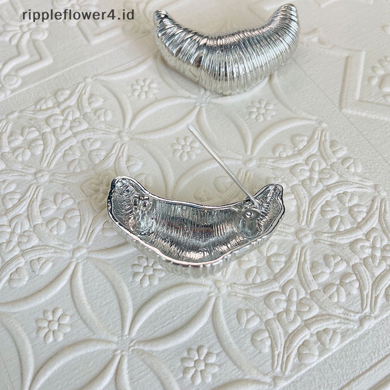 {rippleflower4.id} Bros Baju Tanduk Garis Leher Anti-slip Kenikmatan Pakaian Bros Alloy Electroplag Aksesoris Lengan Manset Sliver Pins Korsase~