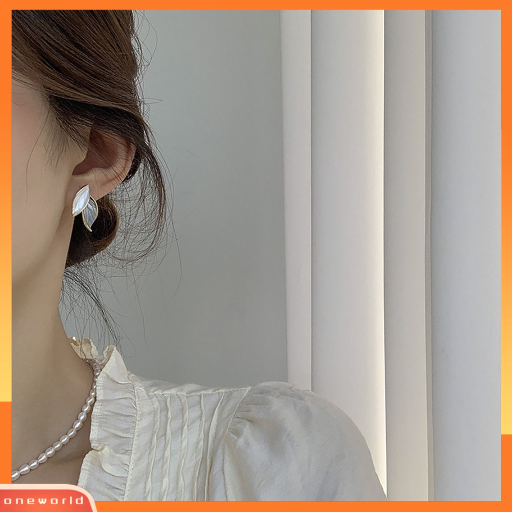 [WOD] 1pasang Indah Piercing Stud Earrings Ringan Manis Bentuk Daun Lady Earrings Perhiasan Fashion