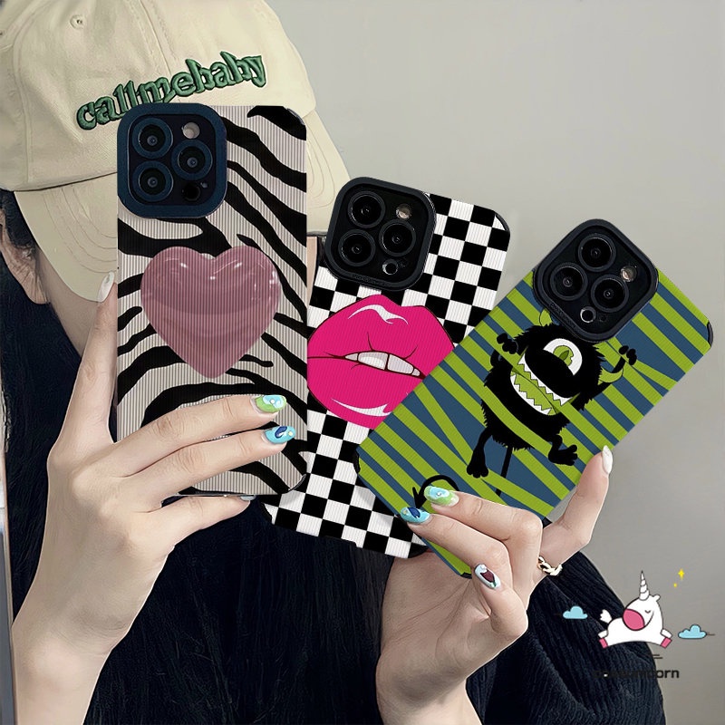 Art Zebra Stripe Love Heart Cute Little Monster Case Kompatibel Untuk iPhone XR 11 12 13 14 Pro MAX 7 8 Plus X XS MAX Kotak-Kotak Red Kisses Lips Tekstur Kulit Shockproof Cover