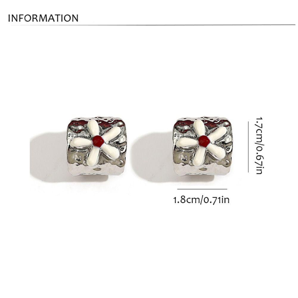 Mxbeauty Anting Enamel Simple Vintage Kerut Manis Bentuk C Bahan Alloy Perhiasan Telinga Untuk Wanita