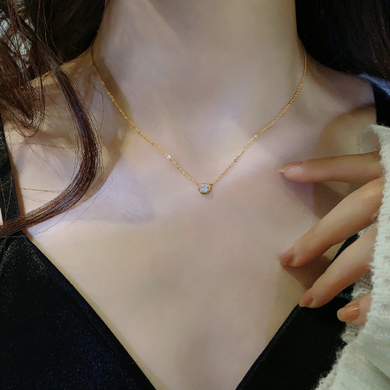 Kalung titanium Berlian Tunggal Anti Karat Wanita Emas 18K Temperamen Sederhana Liontin Zirkon Tidak Luntur