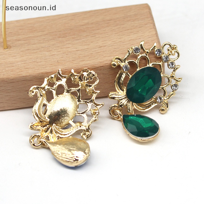 Suketeasonoun nayah alfinlloy galihhinestones galihendant alfinrooches galihuttons galihor galiharty suketestival suketarm dan stapelomantic 46*26.