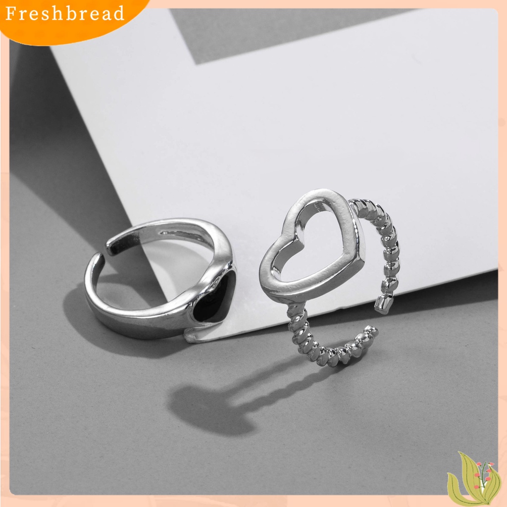 &lt; Freshbread &gt; 2Pcs Cincin Pasangan Berongga Berlapis Jantung Perhiasan Pembukaan Cincin Jari Yang Dapat Disesuaikan Hadiah Hari Kasih Sayang