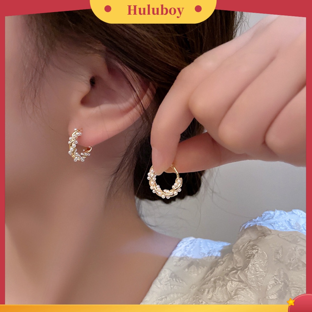 {Ready Stock} 1pasang Anting Hoop Cahaya Mewah Temperamen Mutiara Imitasi Minimalis Geometris Hias Hadiah Wanita Anting Lingkaran Perhiasan Pesta Aksesori Busana