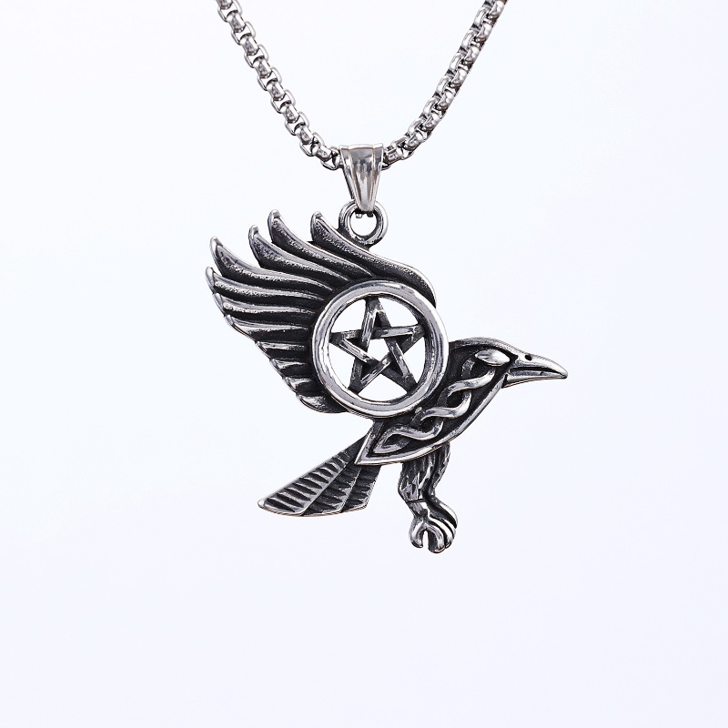 [X C Kalung] Baru Silvery Retro Animal Eagle Menyebar Sayapnya Lima Titik Bintang Liontin Punk Hip Hop Stainless Steel Kalung Hadiah Pesta Ulang Tahun Untuk Pria Dan Wanita