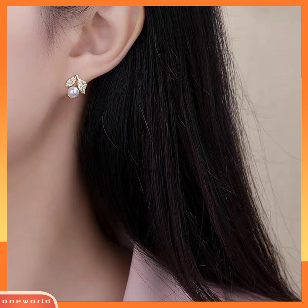 [EONE] 1pasang Ear Studs Dainty Elegan Bling Berlian Imitasi Golden High Gloss Daun Mutiara Imitasi Wanita Anting Perhiasan Aksesoris