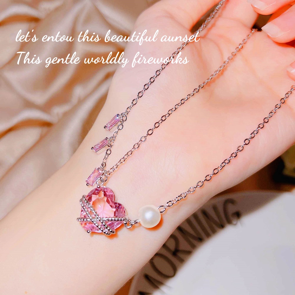 Goldkingdom Fashion Perhiasan Aksesoris Ready Stock Mewah Merah Muda Berlian Cinta Kalung Double Splicing Manis Dan Dingin Angin Bubuk Berbentuk Hati Kalung Mutiara Pendek