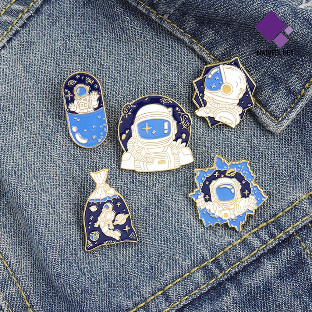 &lt; Naiveblues &gt; Pin Bros Kartun Astronot Koleksi Planet Spaceman Brooch Baju Dekor