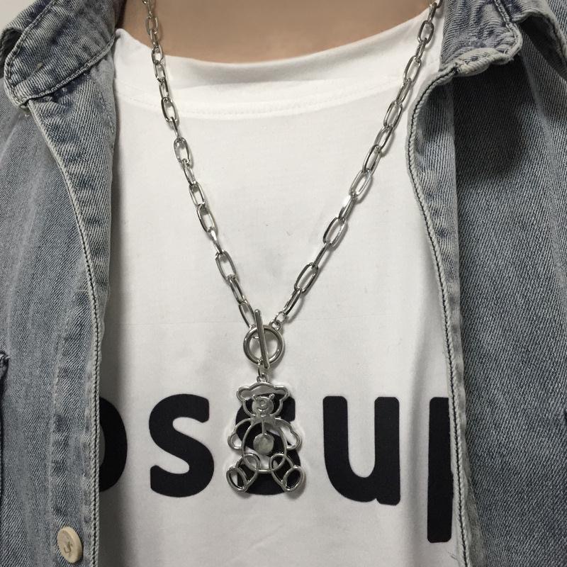 Hip Hop Retro Berongga Beruang Kalung Pasangan Disko Pria Wanita Liontin Korea ins Panjang Titanium Steel Necklace