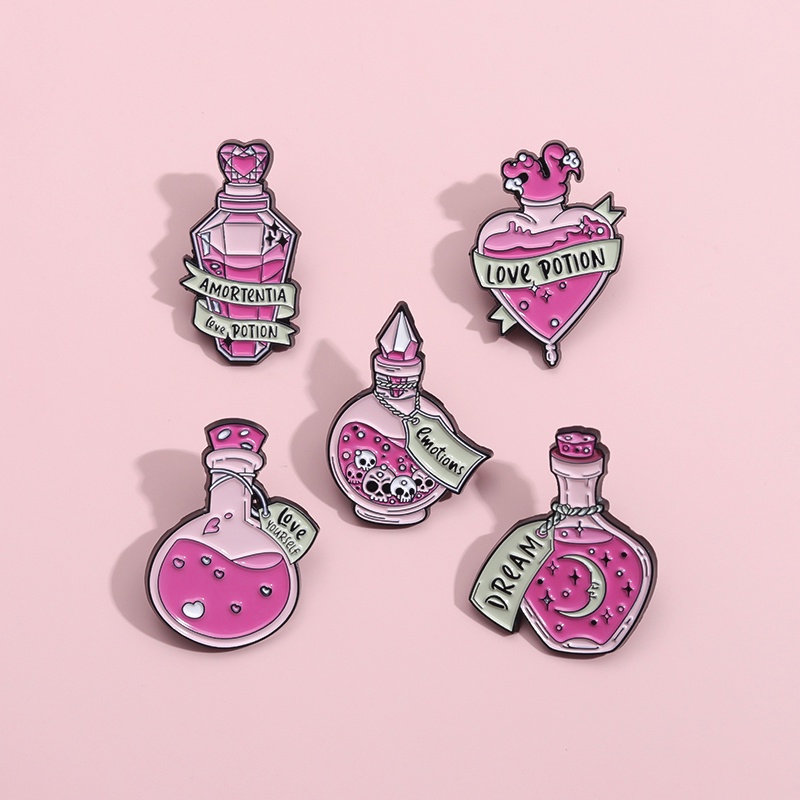 Bros Pin Enamel Ramuan Cinta Merah Muda Bulan Tengkorak Penyihir Bros Kerah Lencana Halloween Punk Gothic Perhiasan Untuk Teman