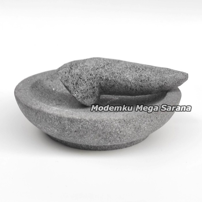 Cobek Batu Asli Original + Ulekan Munthu Muntu Muntilan Merapi - 18 cm