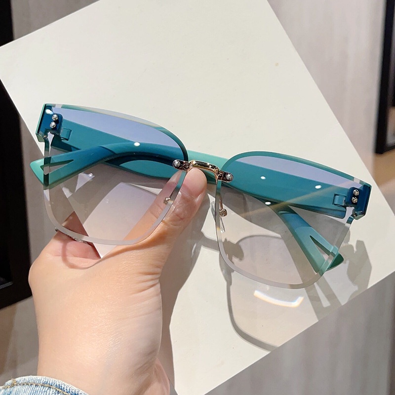 (YUZHU) Oversized Square Frame Sunglasses New Fashion Couple Personality Sunglasses Y2K Trend Tanpa Bingkai Kacamata Wanita