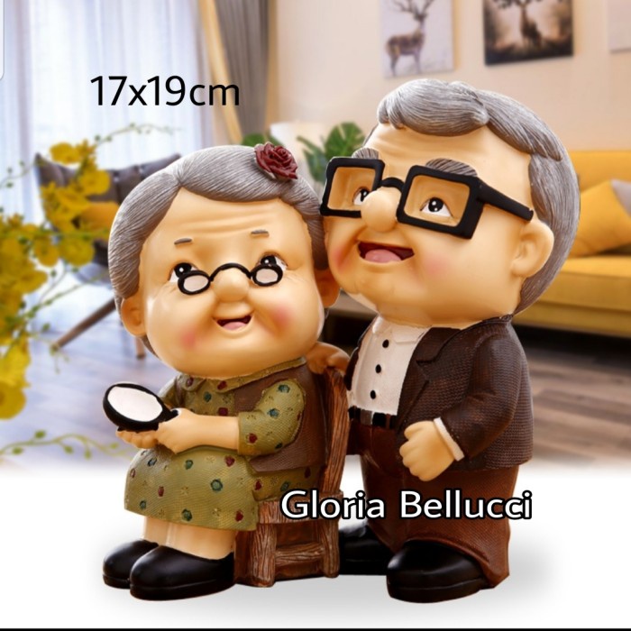 patung pajangan ellie and carls kakek nenek up kado anniversary dekor