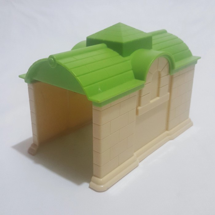 Rumah kandang Chuggington Garage by Tomy