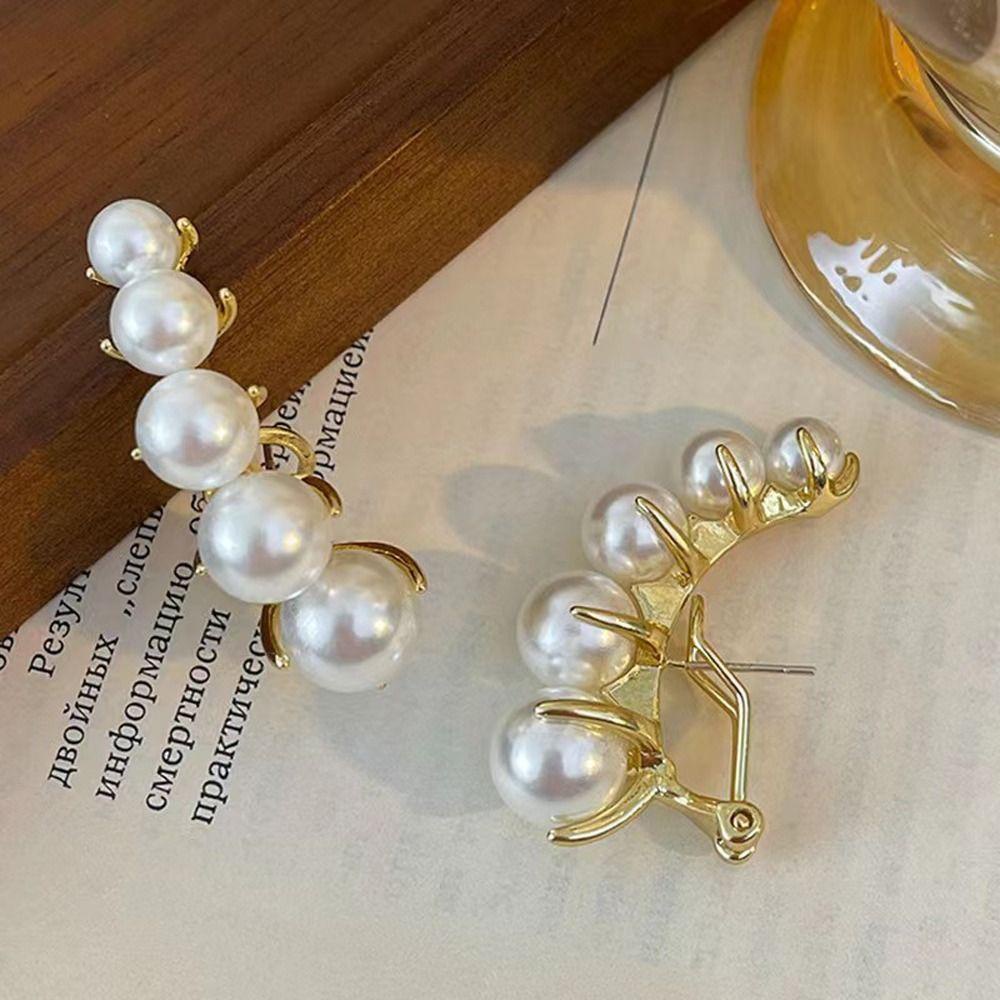 Needway Wanita Vintage Anting Pesona Manis Indah Mutiara Trendi Niche Desain Fashion Perhiasan Alloy Gaya Korea Earrings