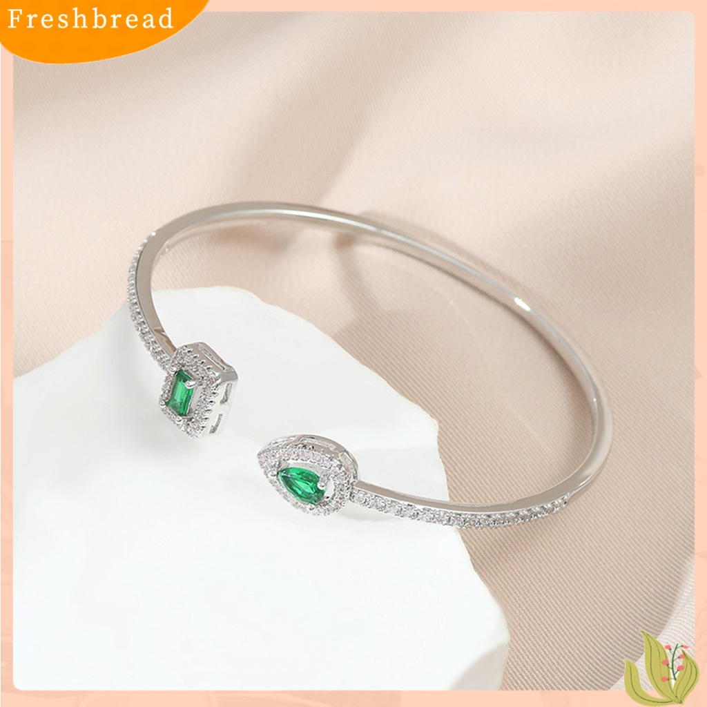 &lt; Freshbread &gt; Wanita Bangle Pembukaan Adjustable Faux Emerald Elegan Hypoallergenic Berlian Imitasi Tertanam Perempuan Bangle Fashion Perhiasan