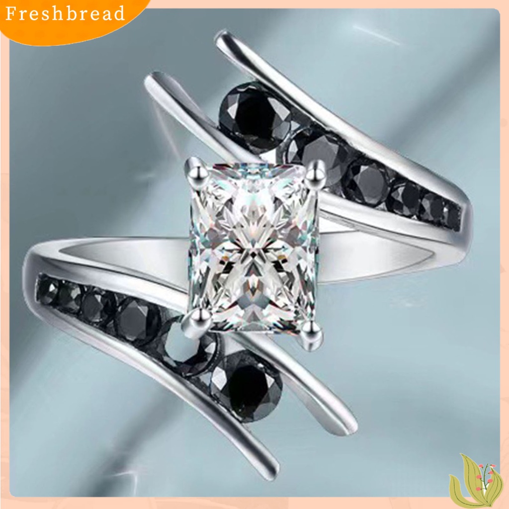 < Freshbread > Bertatahkan Berlian Imitasi Hitam Hias Wanita Cincin Pengerjaan Halus Persegi Cubic Zirconia Spiral Kreatif Cincin Perhiasan Accessaries