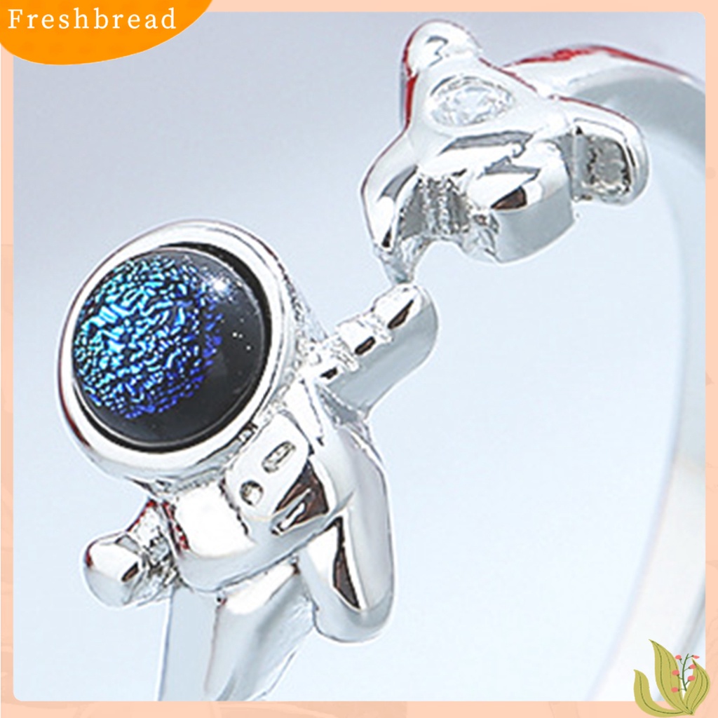 &lt; Freshbread &gt; Cincin Couple Adjustable All-match Hadiah Valentine Ujung Terbuka Fashion Astronot Kekasih Cincin Perhiasan Aksesori