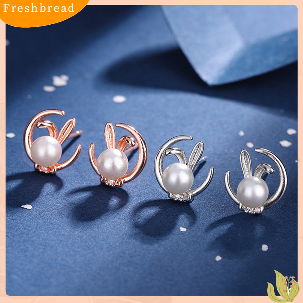 &lt; Freshbread &gt; 1pasang Anting Pejantan Bersinar Berbentuk Bulan Kelinci Dekorasi Electroplating Polishing Dekorasi Tahan Luntur Perempuan Mewah Stud Earrings Aksesoris Pakaian