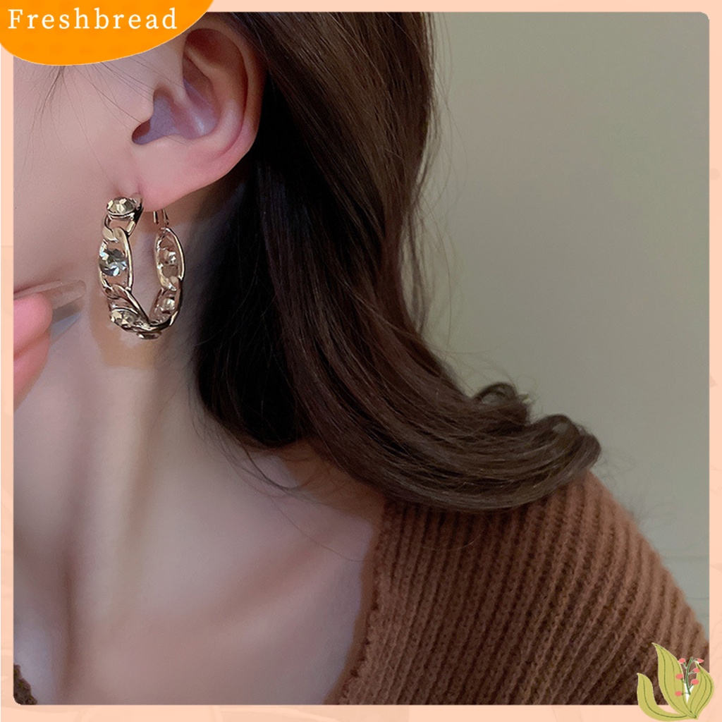 &lt; Freshbread &gt; 1pasang Lingkaran Anting Tindik Geometris Berlian Imitasi Bertatahkan Temperamen High-end Telinga Dekorasi Jarum Perak Wanita Besar Hoop Earrings Aksesoris Pakaian