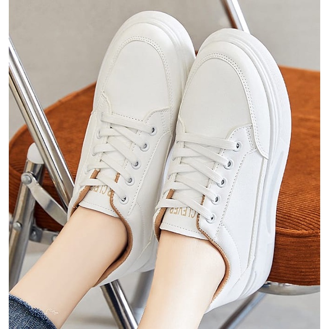 GROSIRTAS &quot;FREE BOX&quot; LV0242 Sepatu Sneakers Wanita Putih Casual Polos Import PU