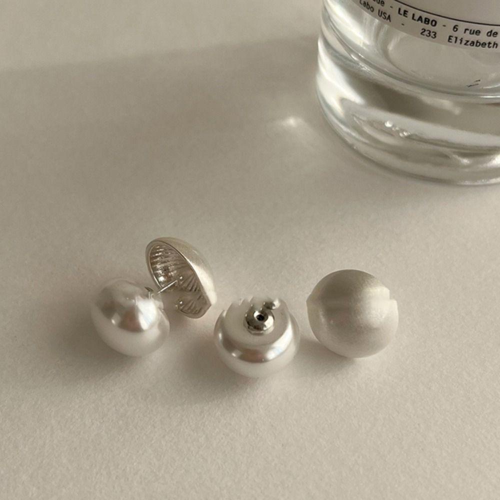 Mxbeauty Wanita Anting Mutiara Temperamen Retro Emas Mini Bulat Manis Gaya Korea Ear Stud