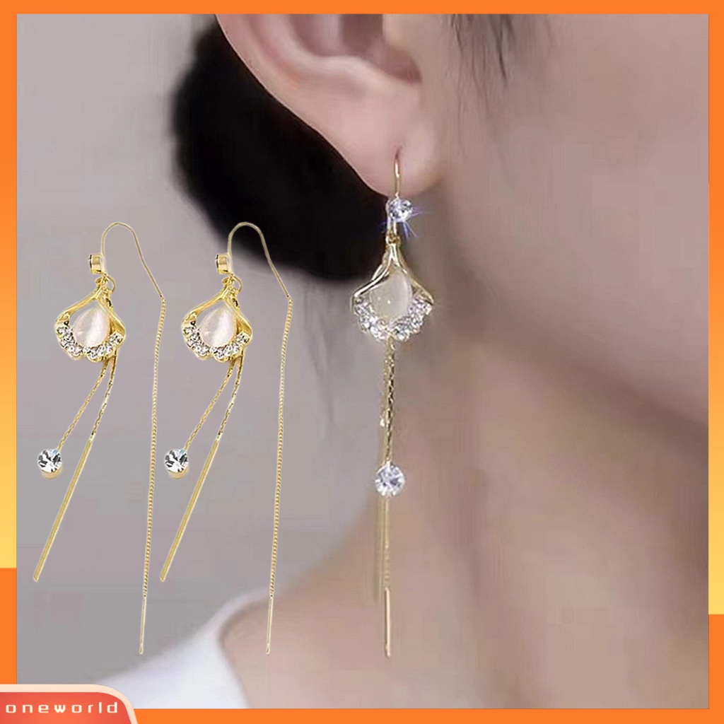 [EONE] 1pasang Anting Rumbai Rumbai Bentuk Daun Berlian Imitasi Hias Bersinar Lurus Gantung Dekorasi Hypoallergenic Liontin Geometris Tindik Drop Earrings Perhiasan Aksesoris