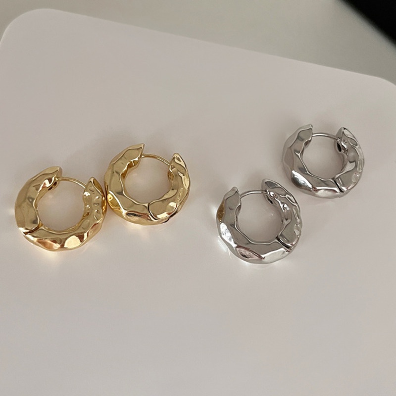 Aksesoris Anting Hoop Tekstur Logam Simple Fashionable