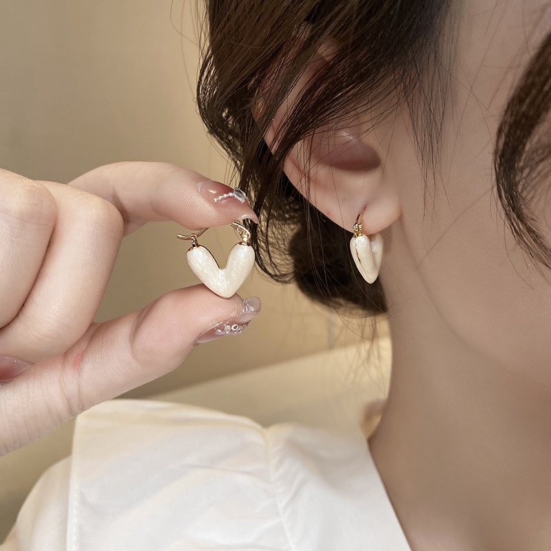 Anting Hati Putih Mewah Ringan S925 Sterling Silver Ear Studs Untuk Wanita Perempuan