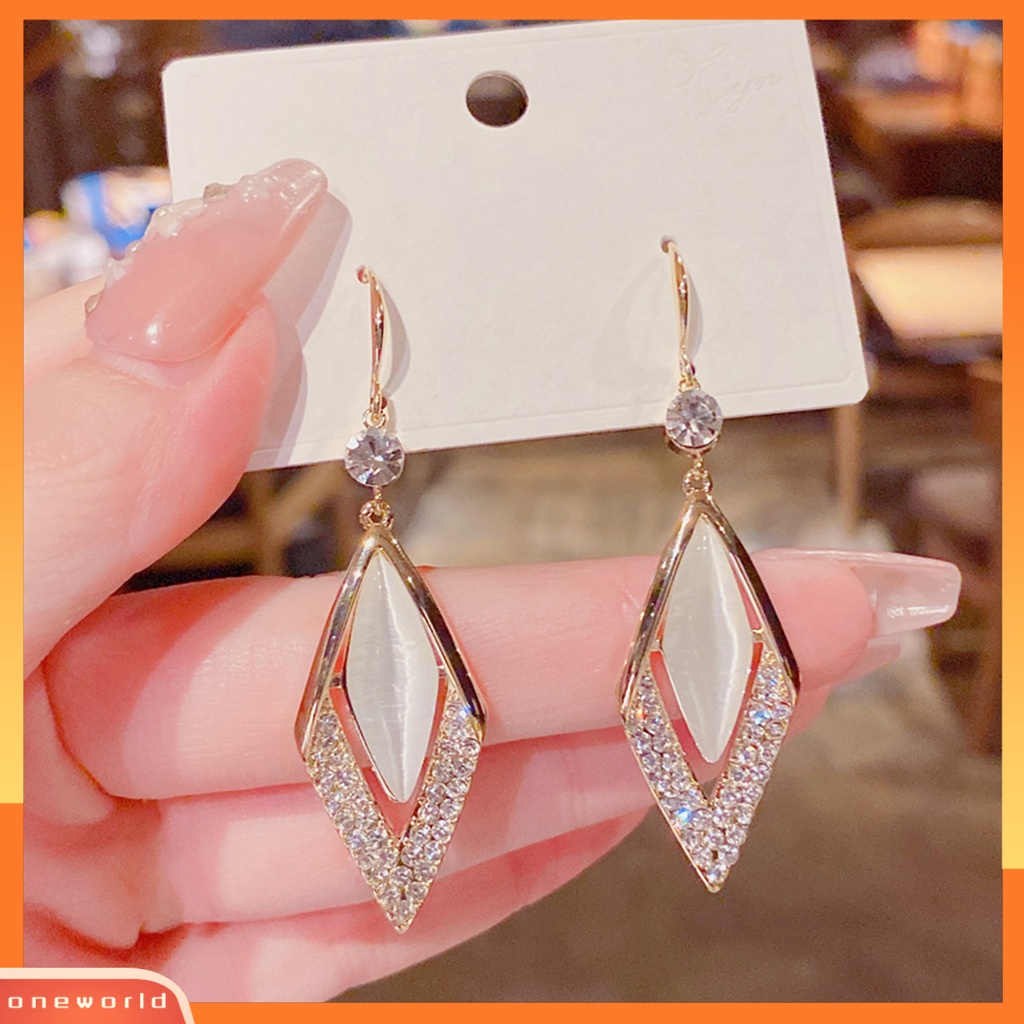 [WOD] 1pasang Berlian Imitasi Shiny Drop Earrings Alloy Faux Opal Belah Ketupat Pendant Hook Earrings Perhiasan Pesta