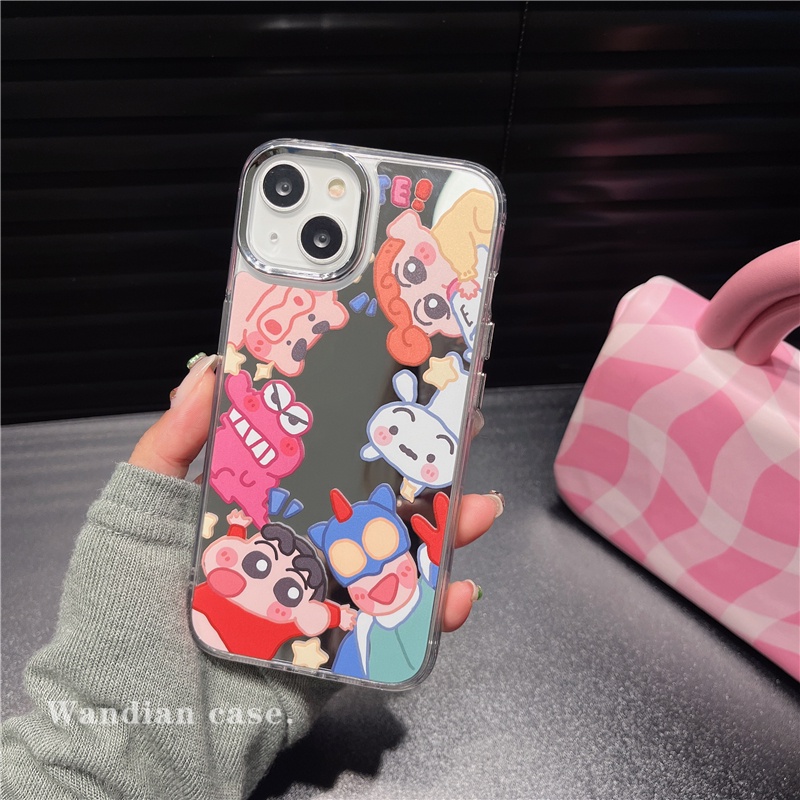 Ins Crayon Shin-Chan Pola Cocok Untuk iPhone 14 Pro Max iPhone Phone Case Permukaan Cermin Kamera Perlindungan Shockproof Kuat Kompatibel Dengan iPhone 13 13pro 13prm iPhone 11 7Plus 8Plus Xr XS 12 Pro Max Casing Ponsel