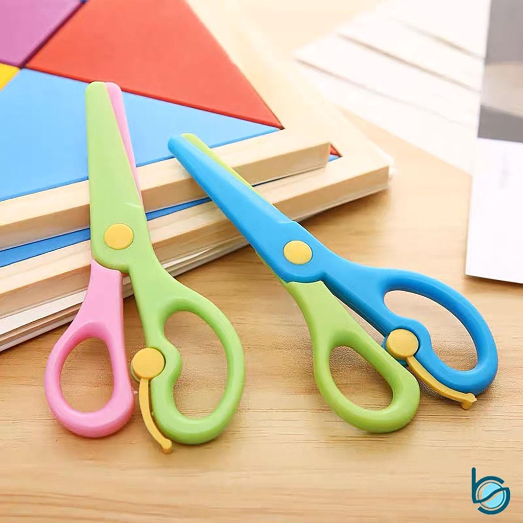 

Gunting Kertas/Gunting Tumpul Warna Mix Mini Safety Tidak Melukai Tangan - Best Stationary