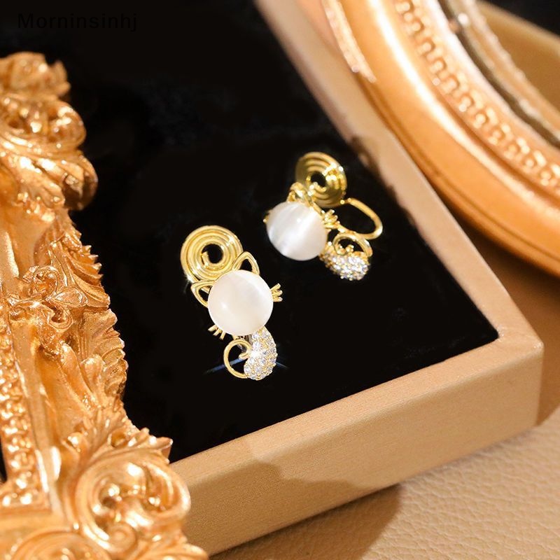 Mornin Gaya Korea Fashion Pesona Imitasi Opal Cat Stud Earring Untuk Wanita Berlian Mengkilap Anting Anak Kucing Lucu Coil Nyamuk Telinga Klip id