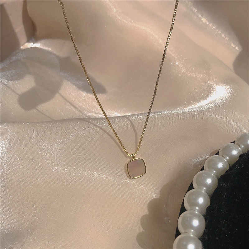 Simple ins Square Shell Necklace~Warna-Melestarikan Niche Putih Ibu-Cangkang Merasakan Cahaya Mewah All-Match
