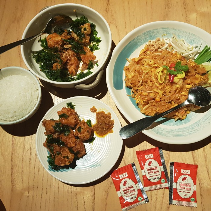 

✨Ready Stok✨ - Sambal Naknan Sachet - sambal bawang kita semua- 1.2.23