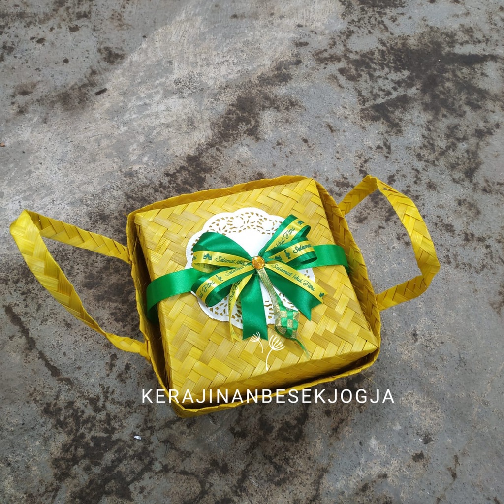 

Anyaman bambu (LEBARAN) BESEK JINJING ANEKA UKURAN WARNA PITA LEBARAN hampers seserahan bingkisan lebaran hari raya idul fitri