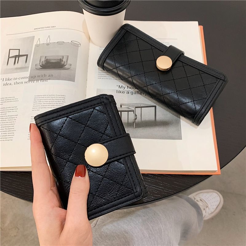 Sera Niche Retro Design Dompet Wanita Pendek Trendi Bahan Kulit Lembut Anti Maling Anti Degaussing Tahan Lama Dompet Multi Kartu