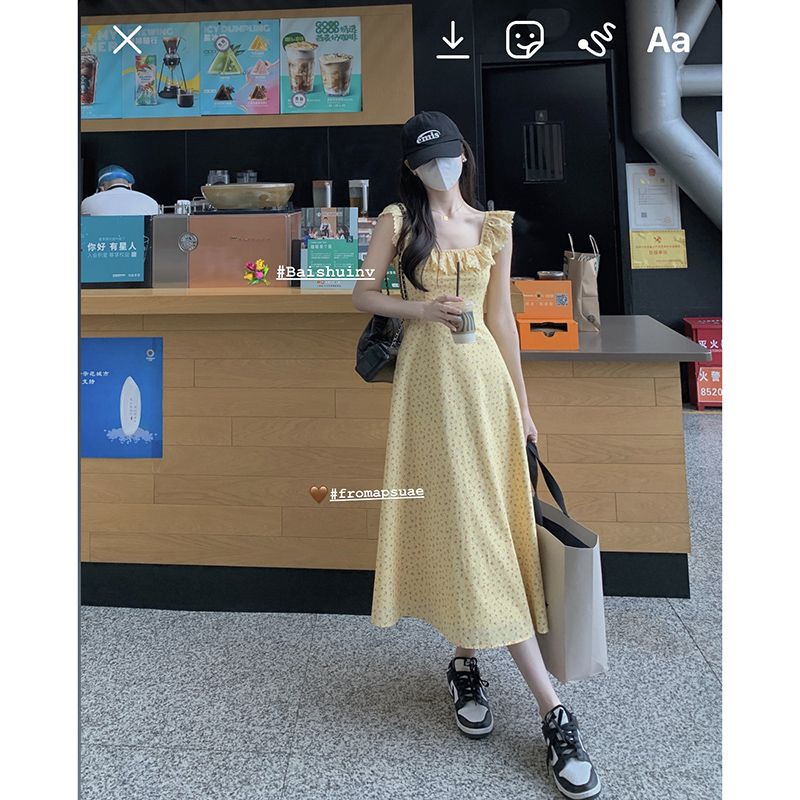 Red 2022 musim panas baru gaya Korea gaun wanita angin lembut tanpa lengan bunga kerah persegi ramping panjang rok a-line wanita