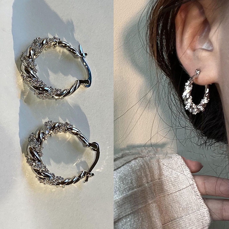 Jepang Korea Elegan High-End Berliku Kedip Berlian Niche Unik Berkelas Anting