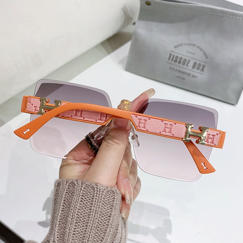 Kacamata Hitam Fashion Square Aesthetic Shades Untuk Wanita/Pria Metal Frame Sunglasses Eyewear