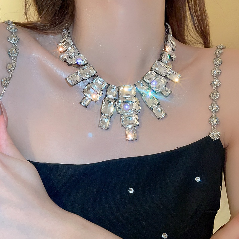 Korea Penuh Berlian Persegi Geometris Kalung Pribadi Berlebihan Klavikula Rantai Serbaguna Elegan Kalung Kalung Perhiasan Untuk Wanita