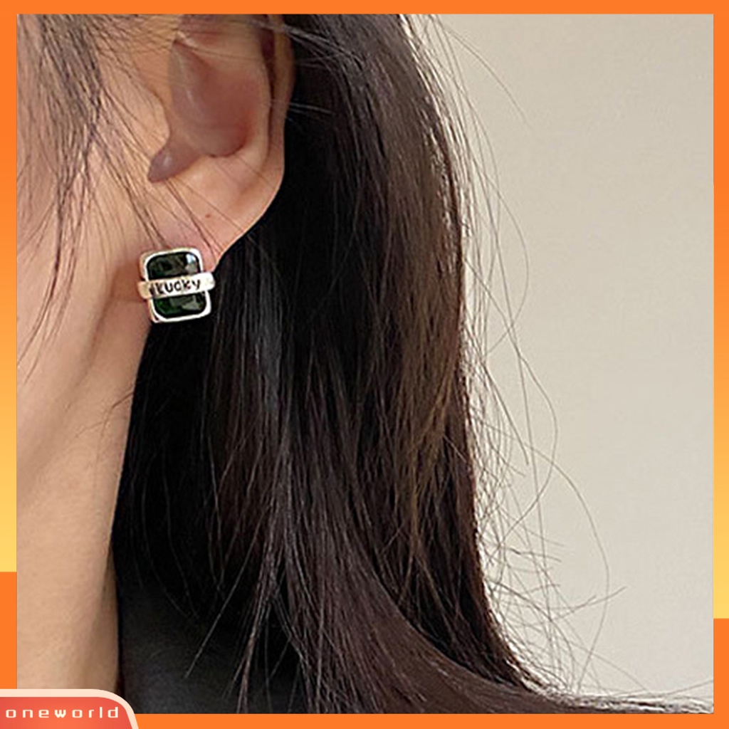 [WOD] 1pasang Anting Pejantan Alfabet Persegi Hijau Hip Hop Cubic Zirconia Earrings Untuk Prom Pesta Pernikahan Perjamuan