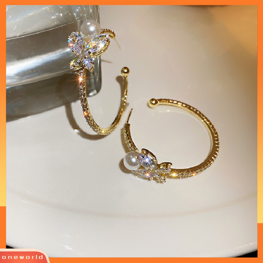 [WOD] 1pasang Anting Pejantan Mutiara Imitasi Berlian Imitasi Bertatahkan Perhiasan Fashion Kupu-Kupu Berbentuk C Anting Tindik Wanita Perhiasan