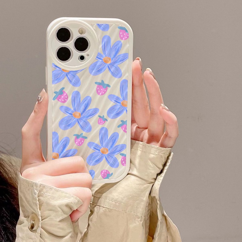 IPHONE Lukisan Strawberry Bunga Ungu Riak Air Casing Ponsel Kompatibel Untuk Iphone11 13 12 14 Pro Max14 Plus XR X XS MAX 7Plus 8Plus 7 8 SE 2020 2022 Sarung Tahan Guncangan