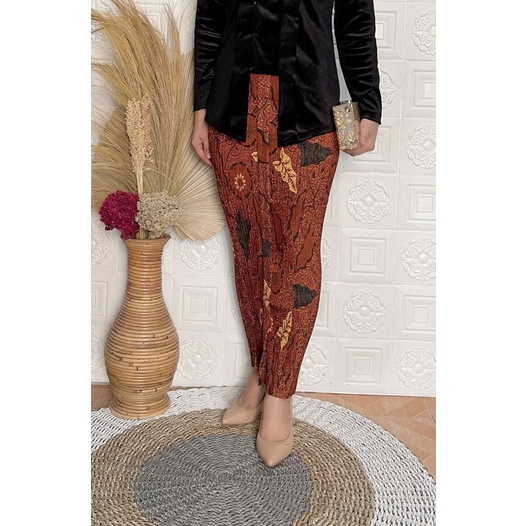 Rok Plisket batik wiron motif daun