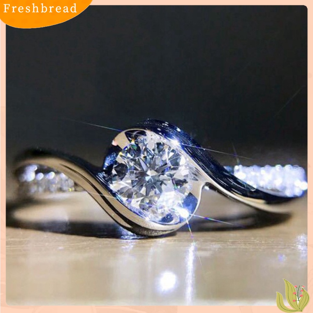 &lt; Freshbread &gt; Cincin Desain Geometri Indah Jari Band Wanita Berlian Imitasi Hias Perhiasan Hadiah Untuk Pesta